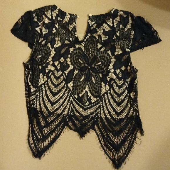 Nellis Black lace crop top - Picture 2 of 6